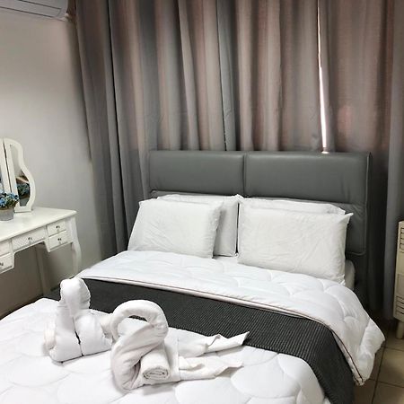Sea Line Hotel From R&A Group Bat Yam Esterno foto