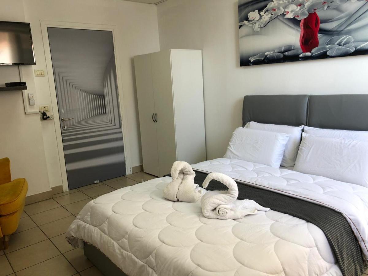 Sea Line Hotel From R&A Group Bat Yam Esterno foto