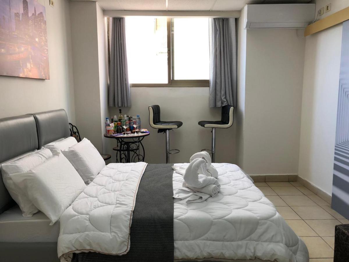 Sea Line Hotel From R&A Group Bat Yam Esterno foto